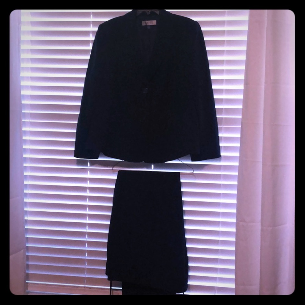 Kasper Women’s Suit